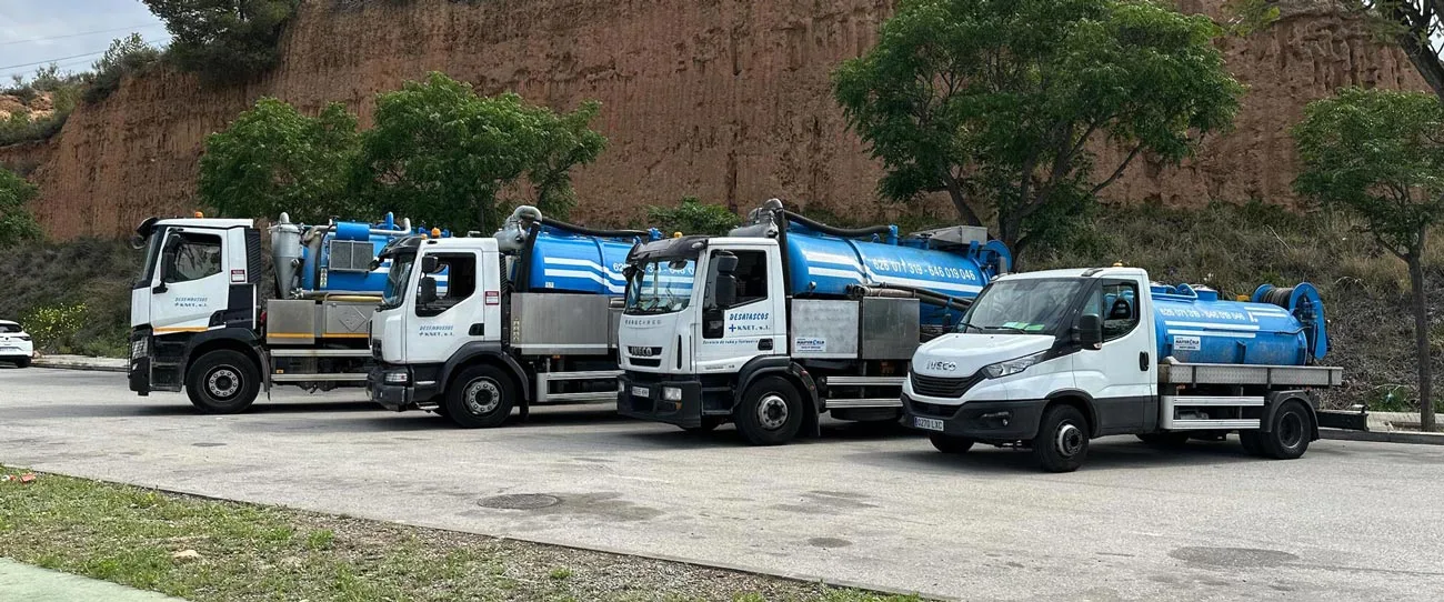 Flota de camiones cuba Mesknet en Barcelona